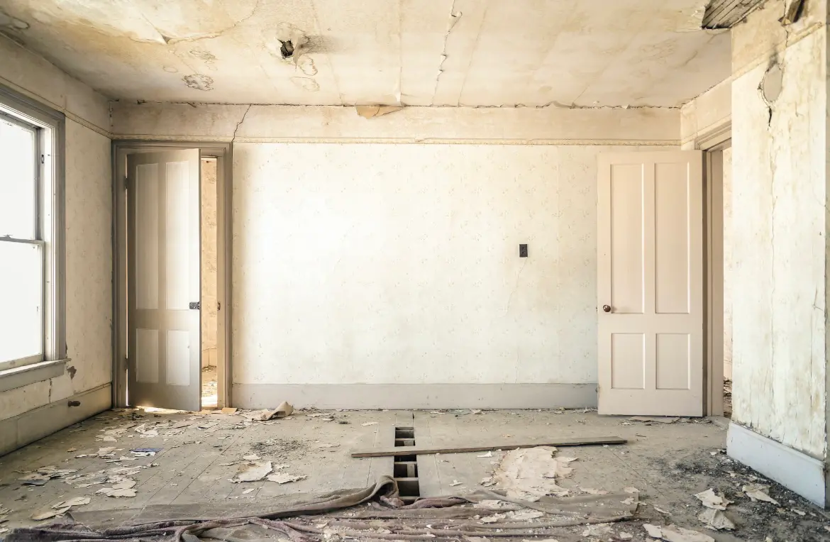 Waste disposal crew managing a cleanout project in Chippewa